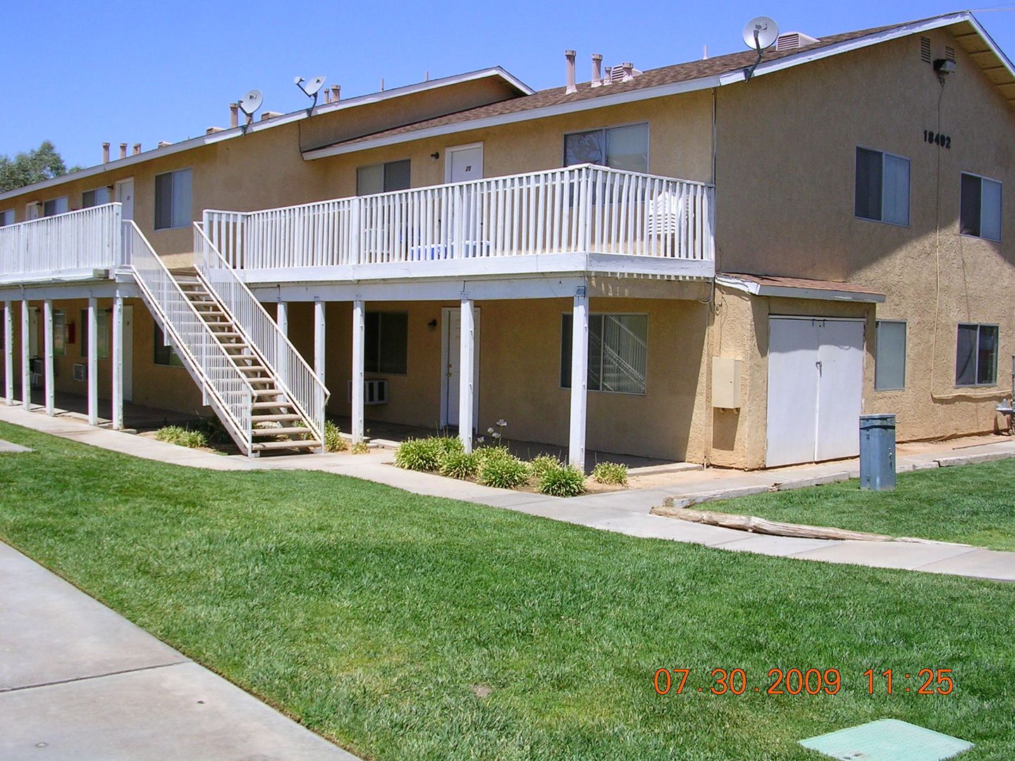 Adelanto Apartment: 18488-98 Montezuma St.