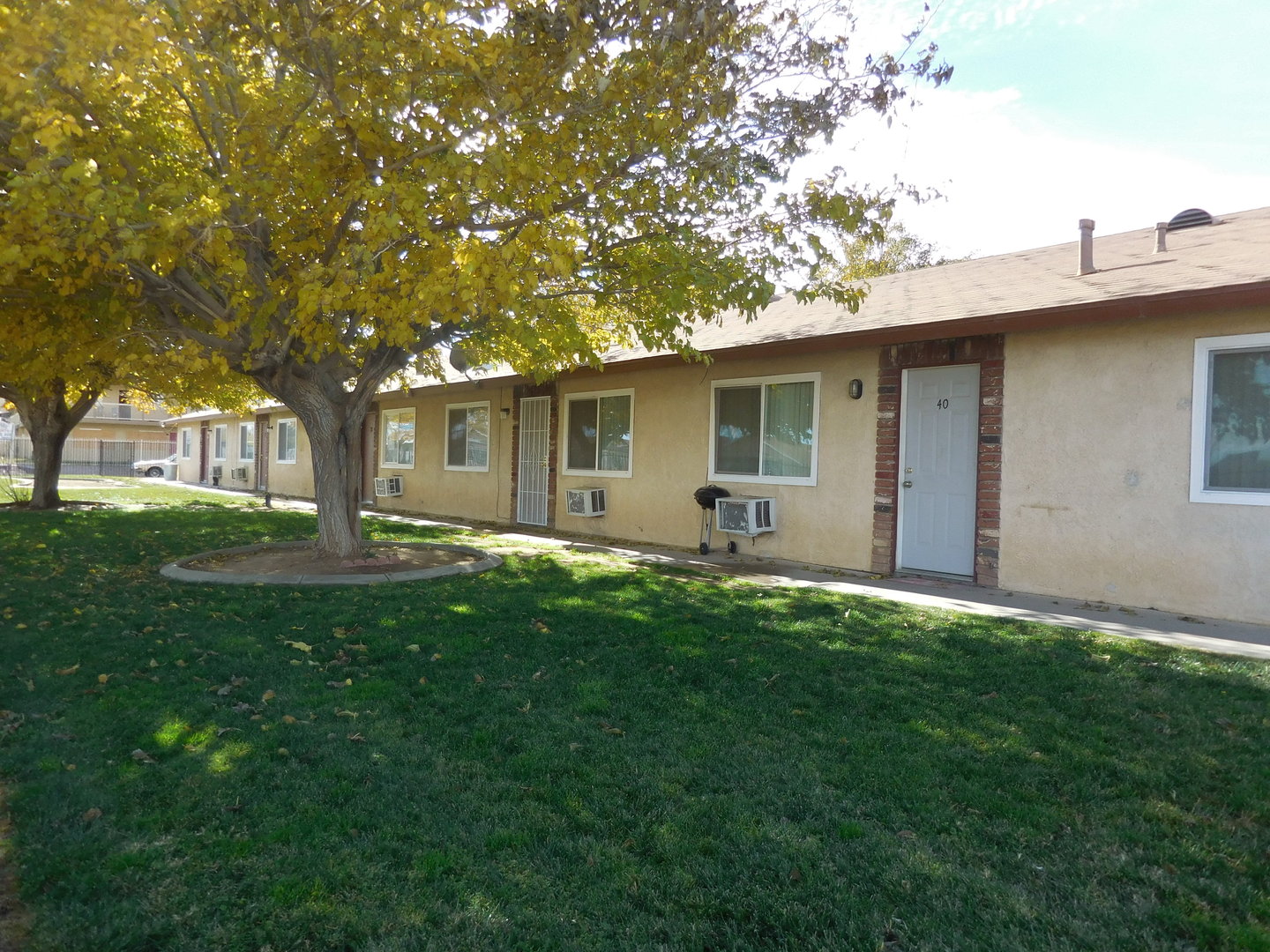 Adelanto Apartment: 18400 Montezuma St.