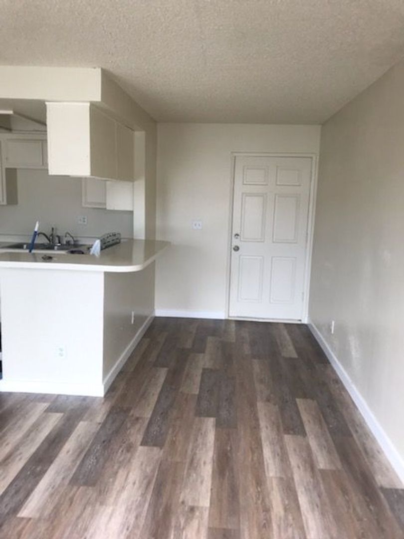 Hawaiian Gardens Apartment: 21925 - 21931 Claretta Ave