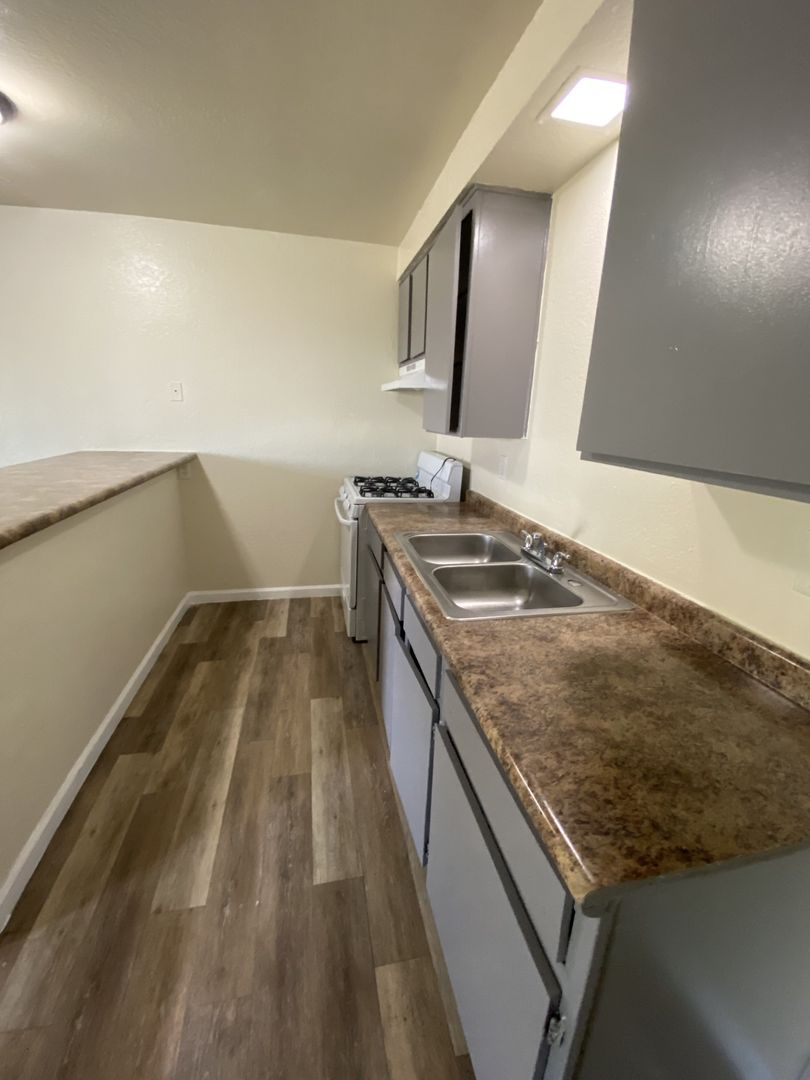 Adelanto Apartment: 18400 Montezuma St.