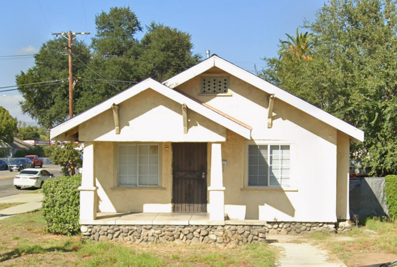 Pomona Apartment: 591 W. Monterey Ave