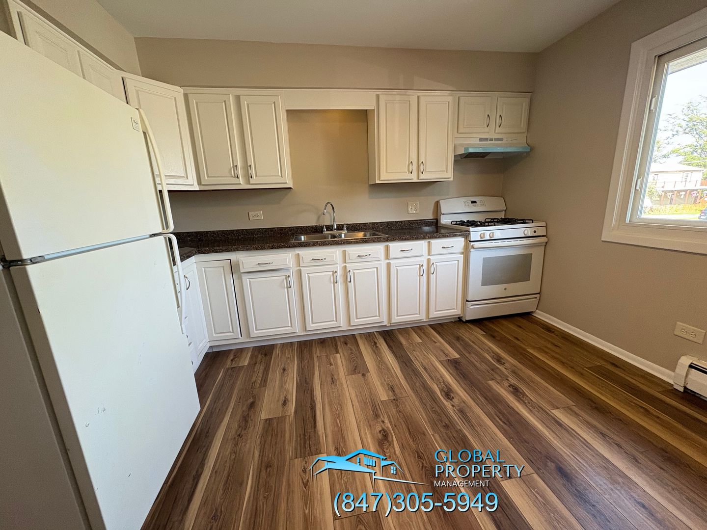 Fox Lake Apartment: 262 E Grand Ave