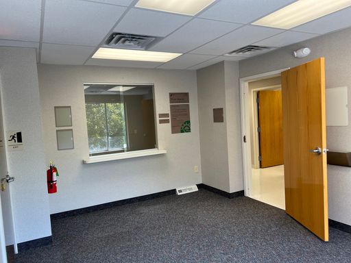 Diagnostic Medical Lab Space Medical Offices in Haverhill, MA Off Route 110 and Route 97 – photo 1