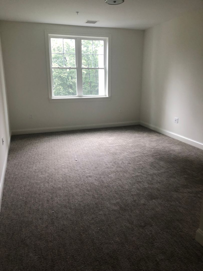 Reading Apartment: 16 Taylor Drive