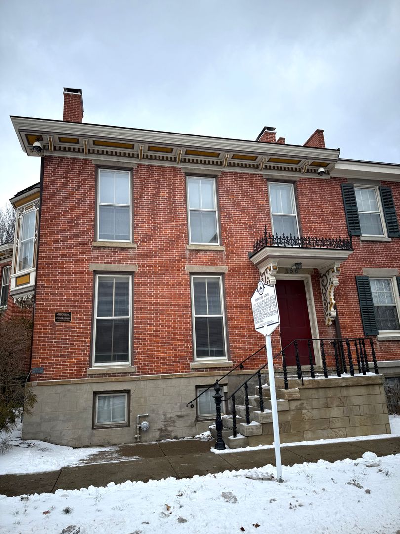 Erie Apartment: 100 Erie Insurance Place