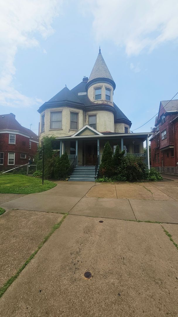 Erie Apartment: 556 West 8th Street