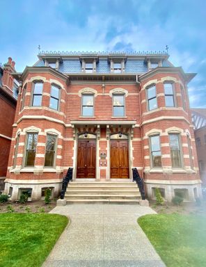 332-C West 6th Street - One Bedroom – photo 1