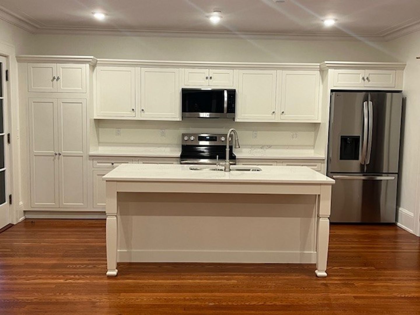 Erie Apartment: 555 West 6th Street