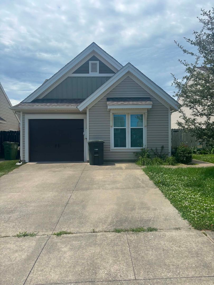 Owensboro House: 2127 Village Run