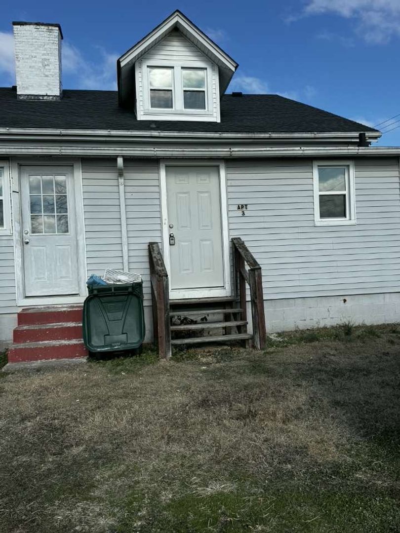 Owensboro Apartment: 226 E 25TH ST