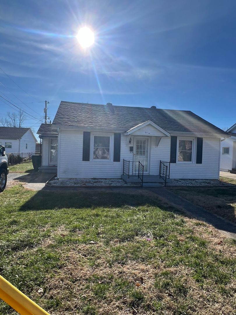 Owensboro House: 610 East 27th Street