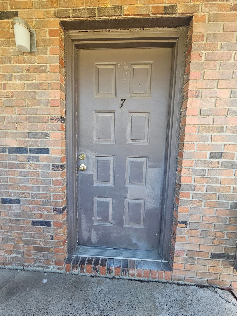 Philpot Apartment: 5704 Old Hwy 54