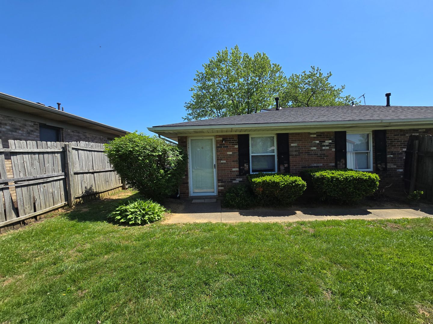 Owensboro Apartment: 1638 Thompson Dr