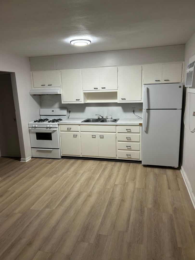 Owensboro Apartment: 1512 W. 4th St