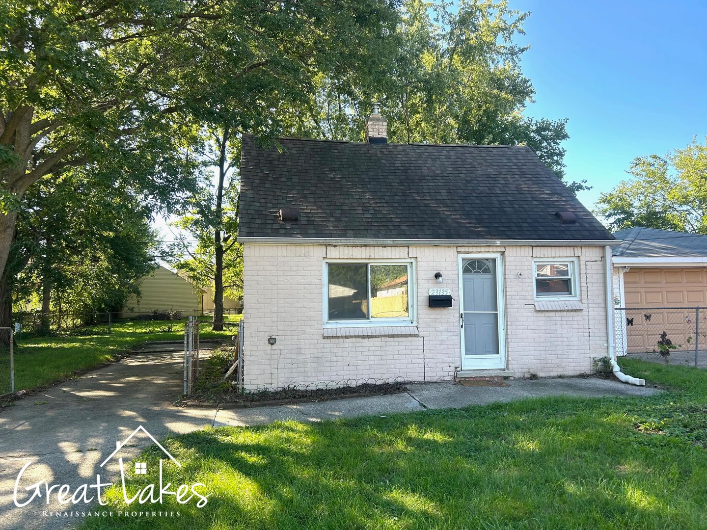 Eastpointe House: 23135 Shakespeare Ave