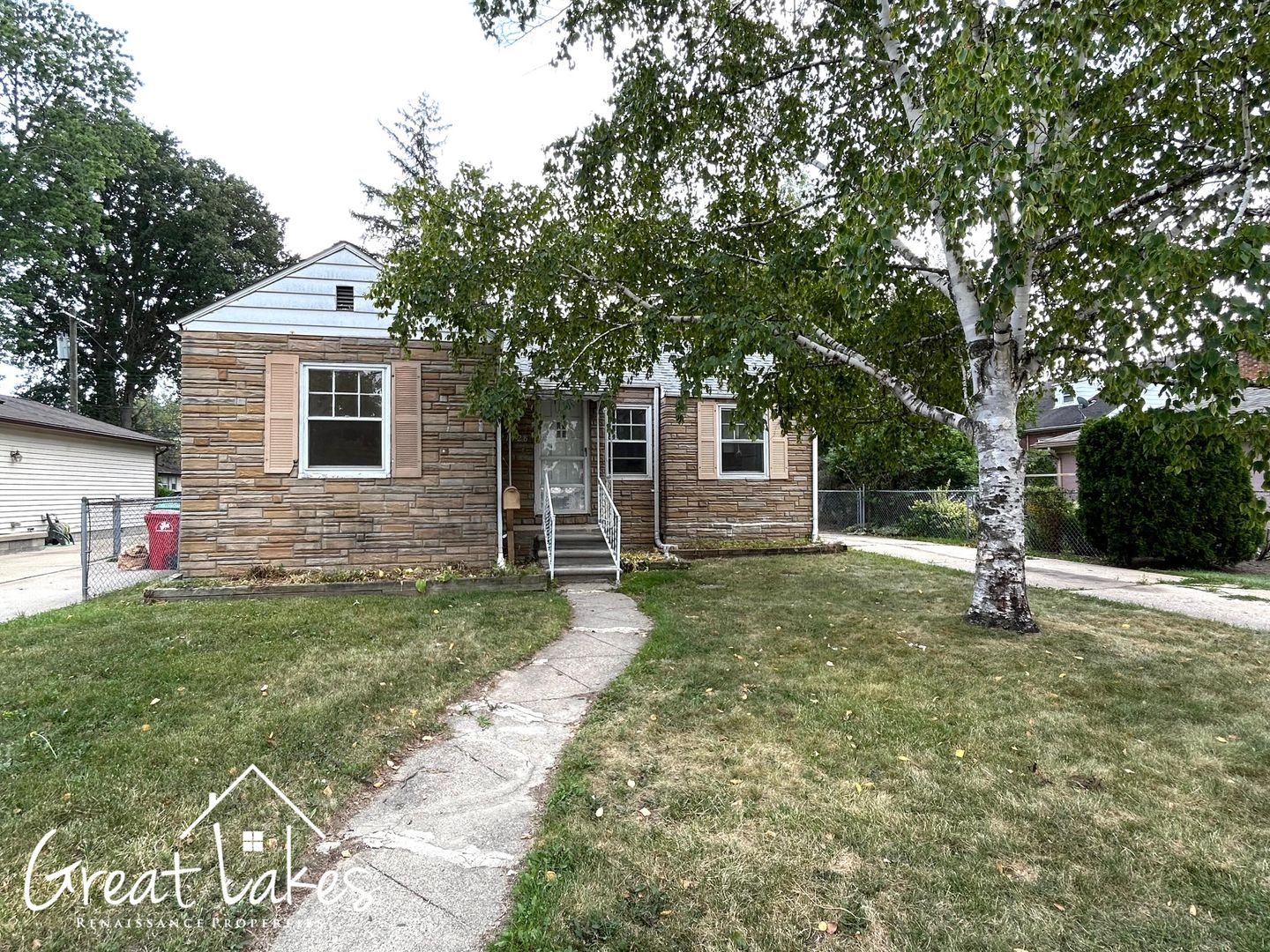 Eastpointe House: 21728 Beechwood Ave