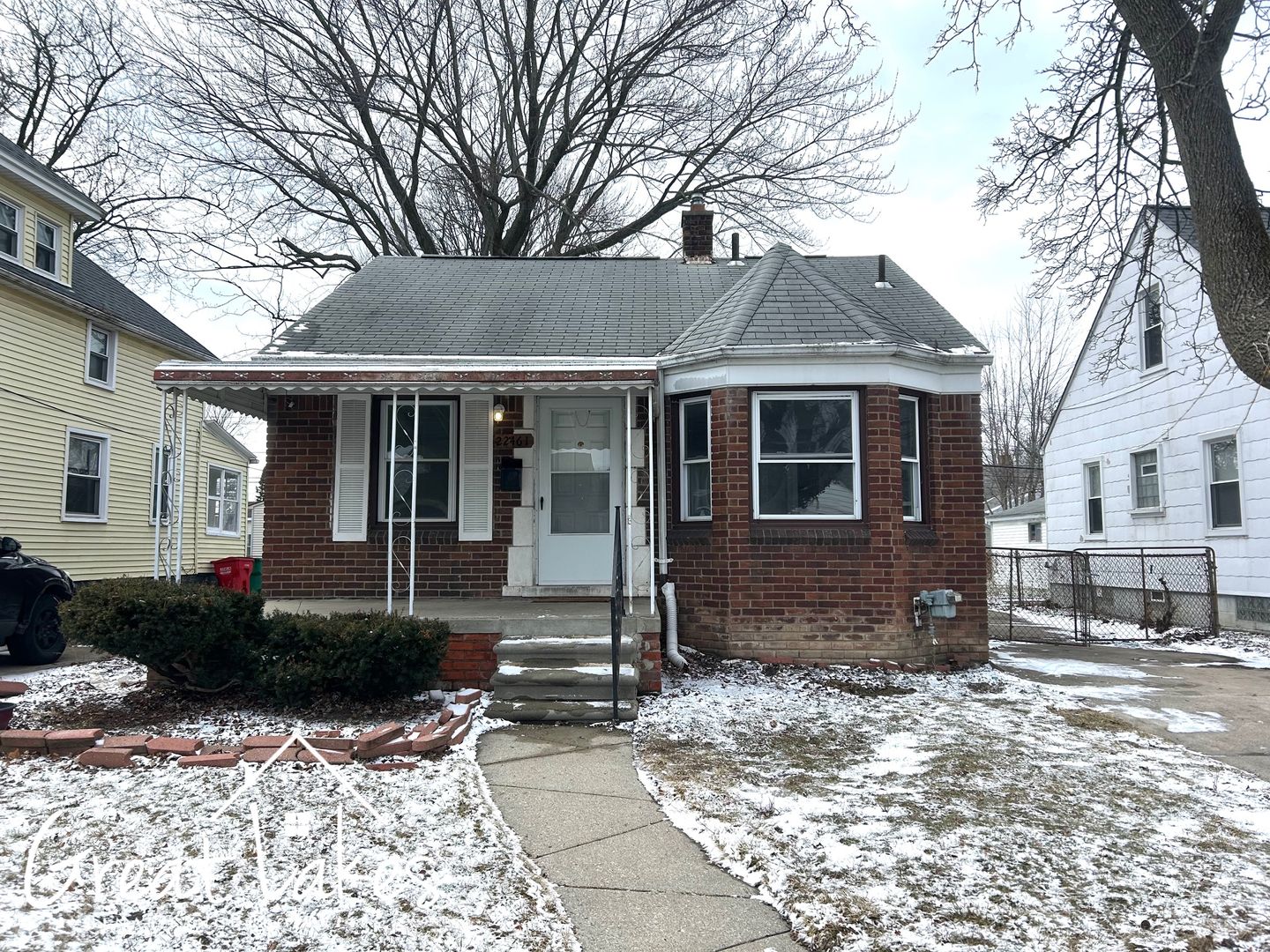 Eastpointe House: 22461 Gascony Ave