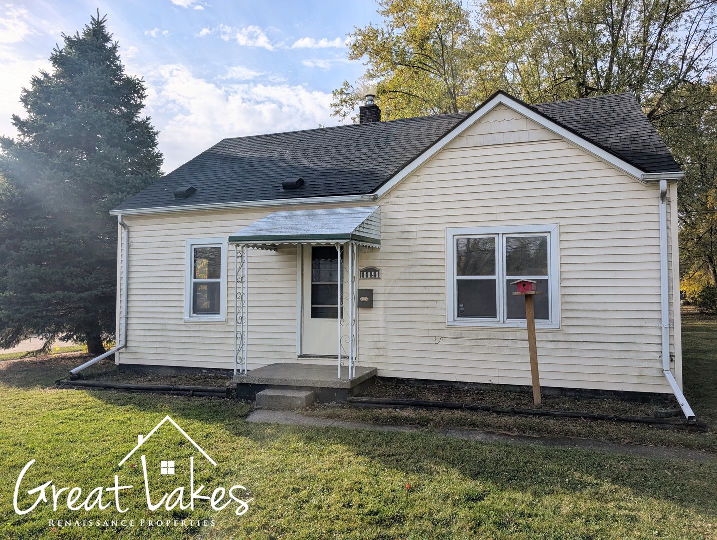 Eastpointe House: 18090 Veronica Ave