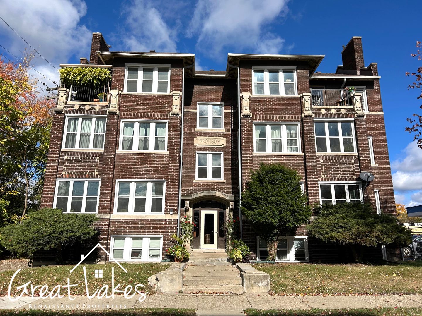 Detroit Apartment: 34 Hazelwood St