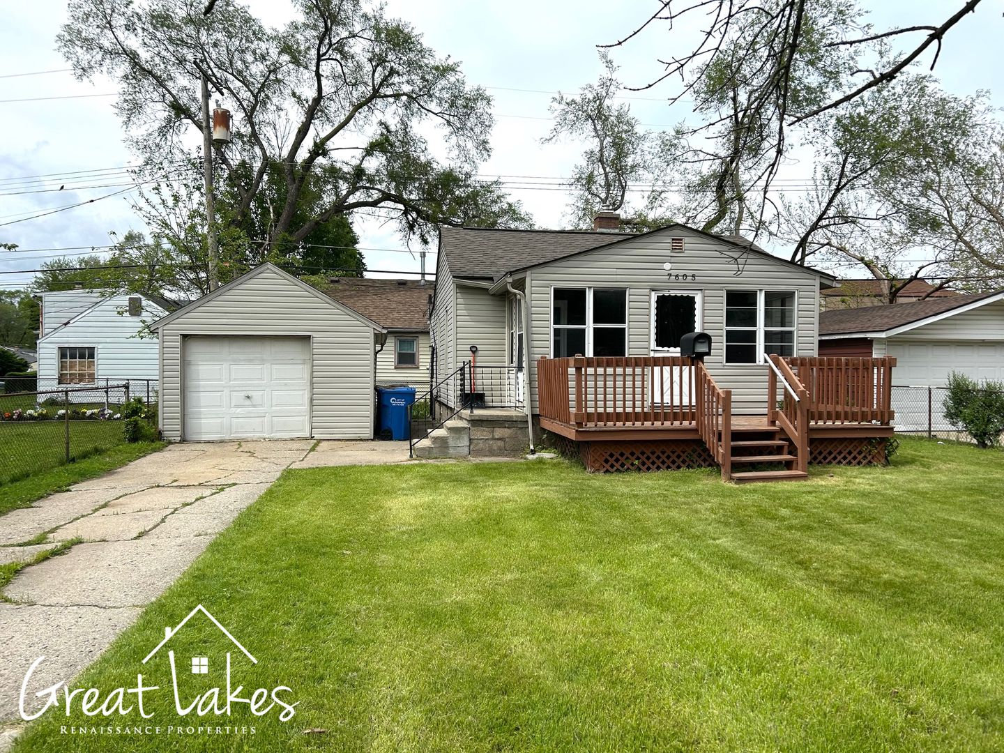 Warren House: 7605 Jackson Ave