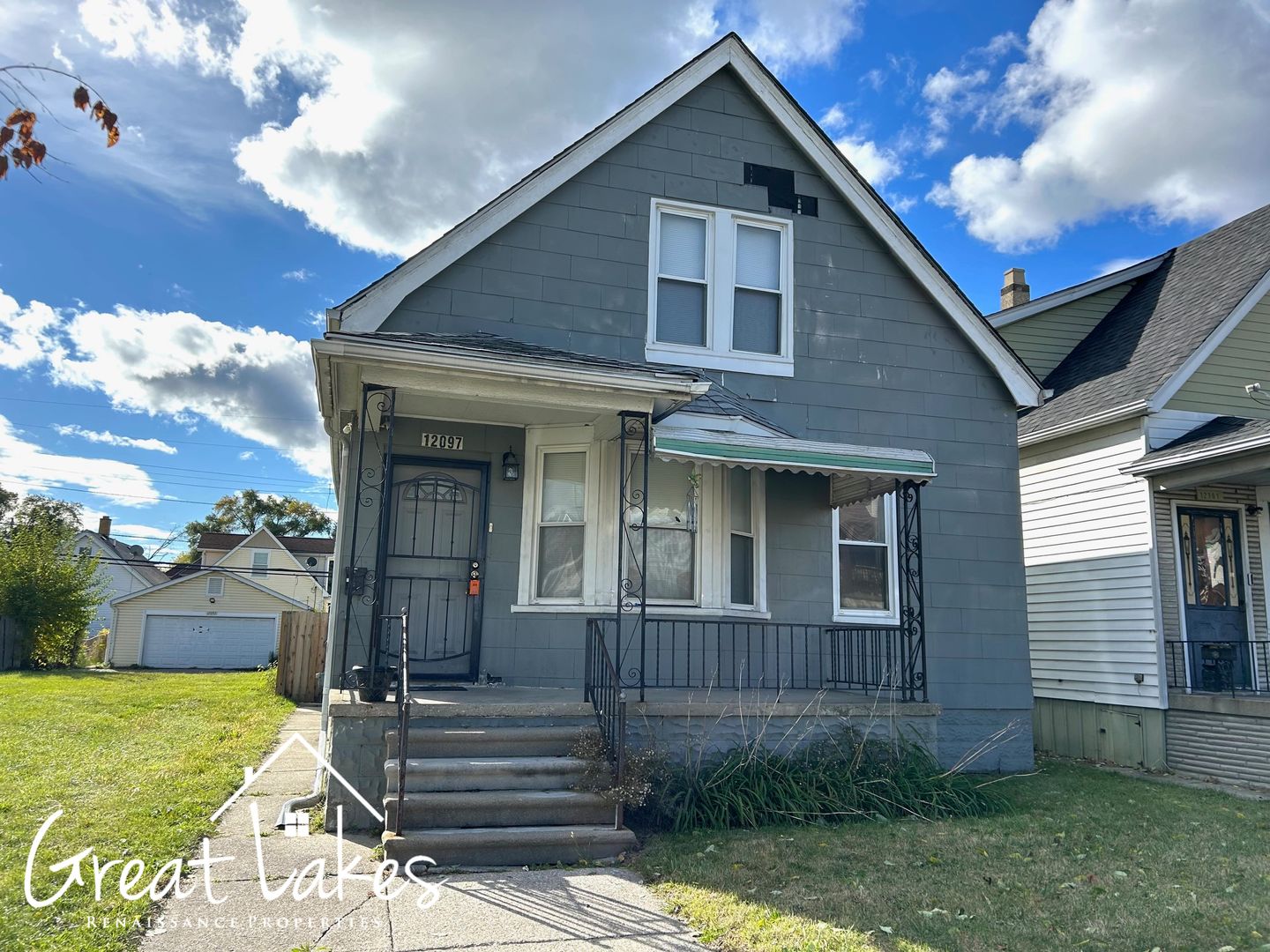 Hamtramck Apartment: 12097 Lumpkin St
