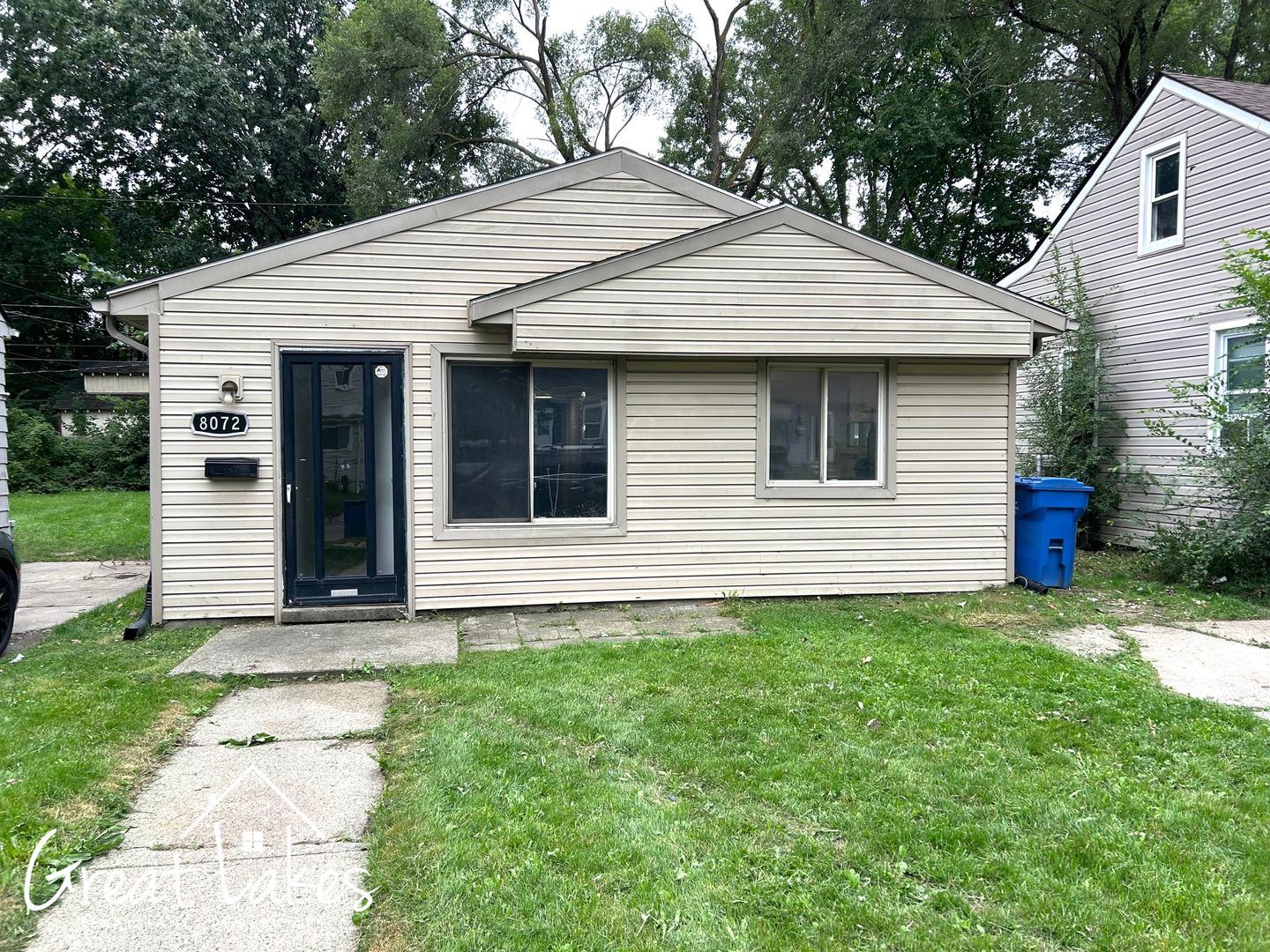 Warren House: 8072 Prospect Ave