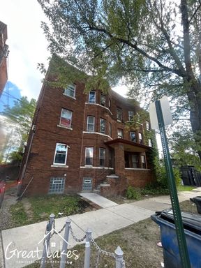 Beautiful 2 bedroom / 1 bathroom unit now available for rent! – photo 1
