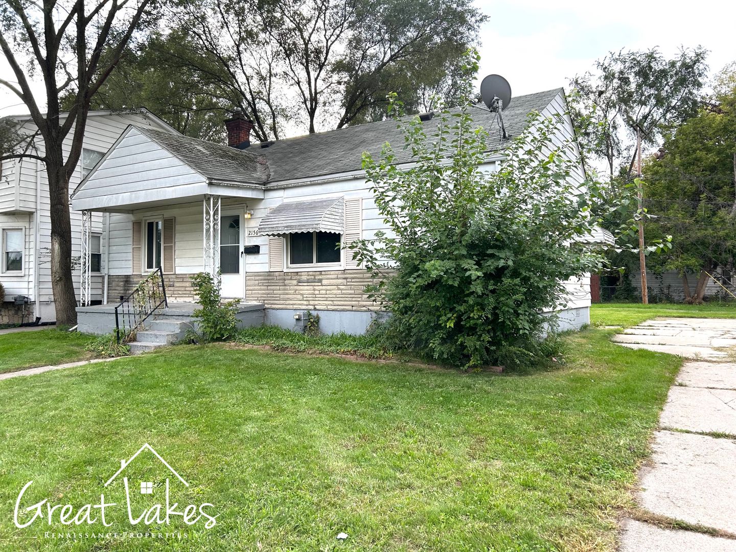 Warren House: 21565 Blackmar Ave