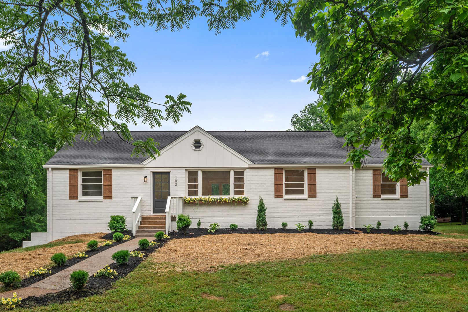 Madison House: 102 Beverly Dr.