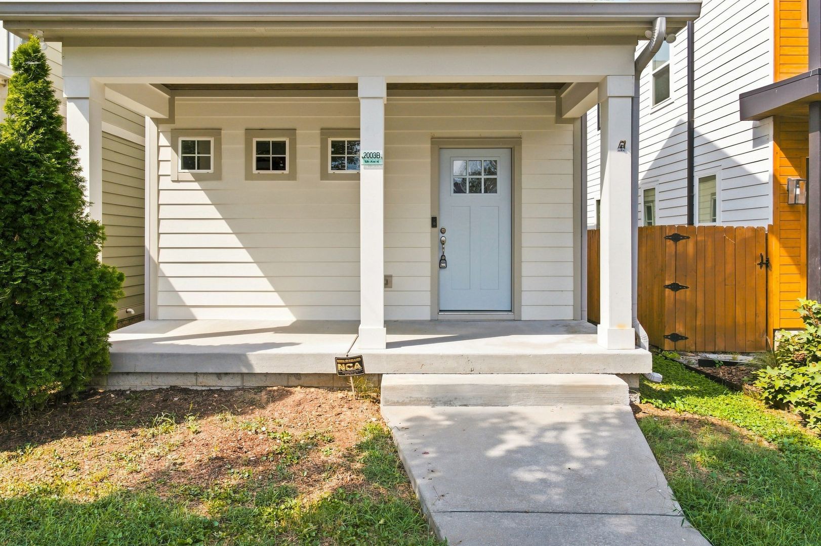 Nashville House: 2003B 10th Avenue N