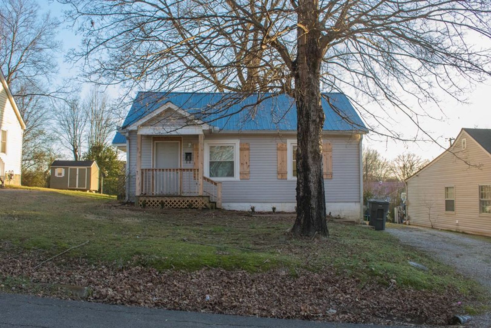 Columbia House: 231 Mockingbird Drive