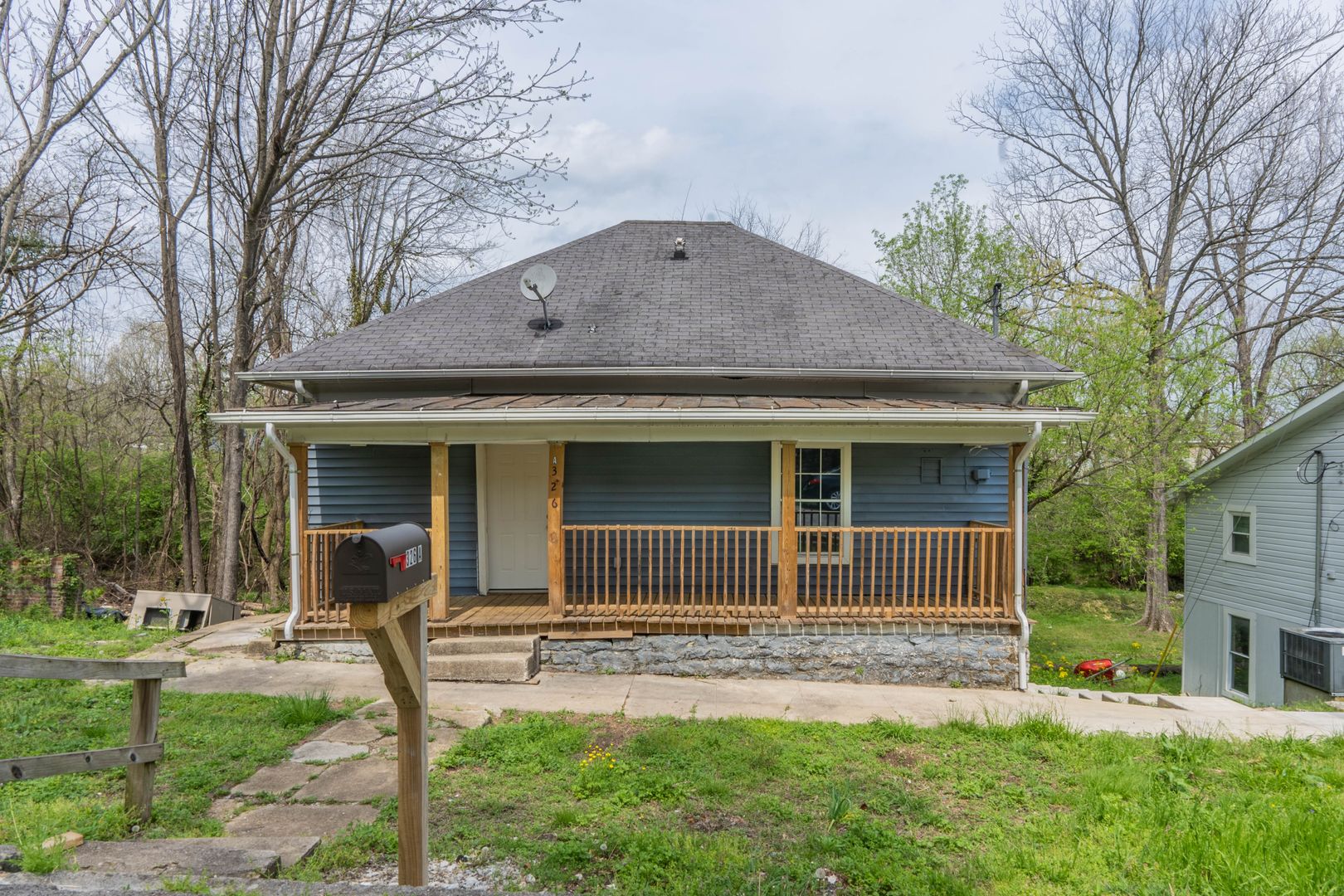 Lewisburg House: 326 Maple Street, Unit A