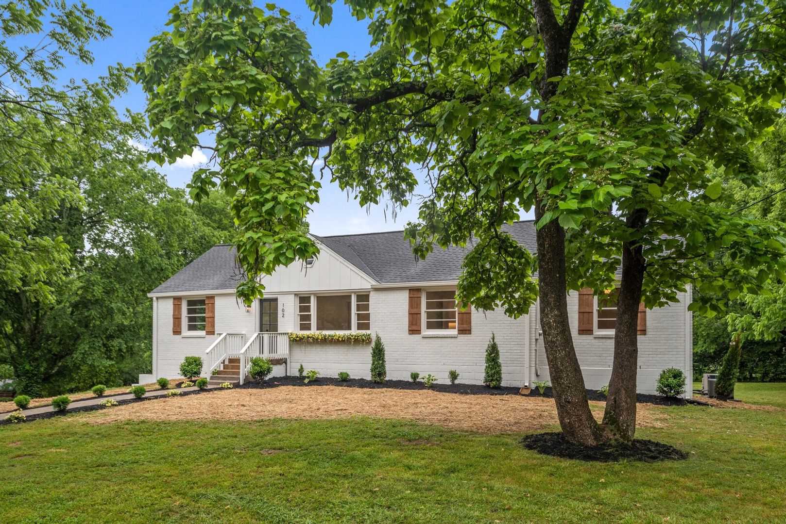 Madison House: 102 Beverly Dr.