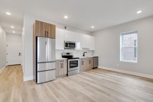 Large custom-built walk-in closets accepting PHA vouchers! – photo 1