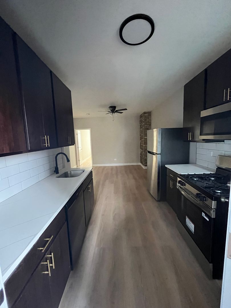 Chicago Apartment: 4022-4028 N. Mozart St.