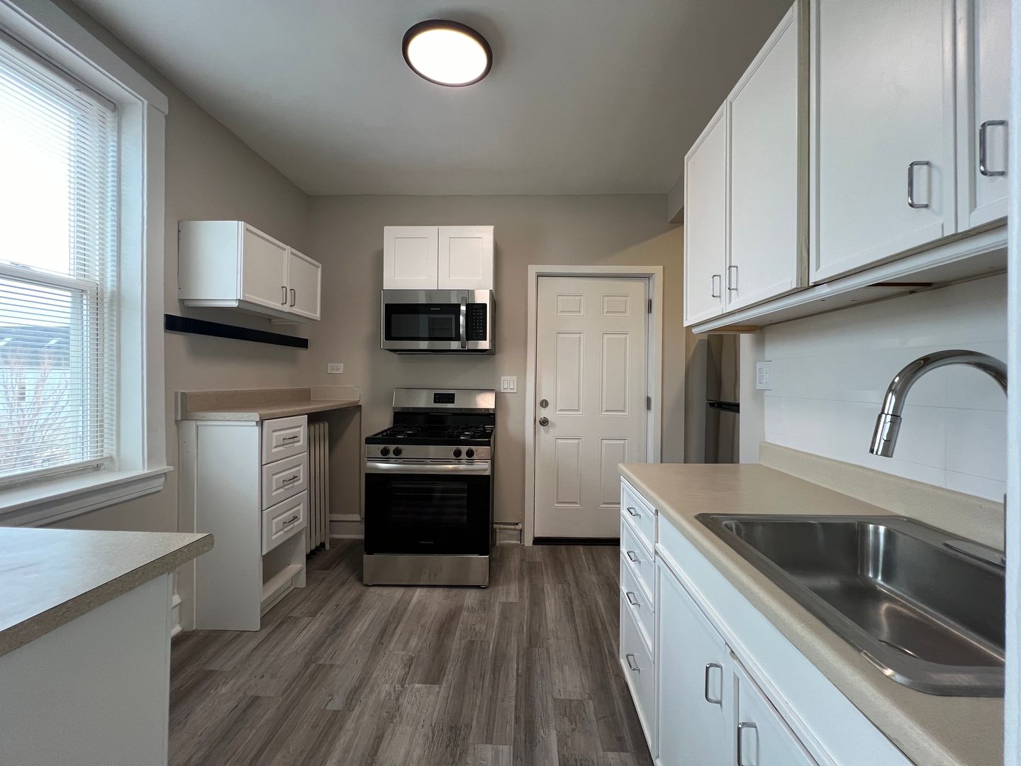 Chicago Apartment: 2854-58 W. Barry Ave.