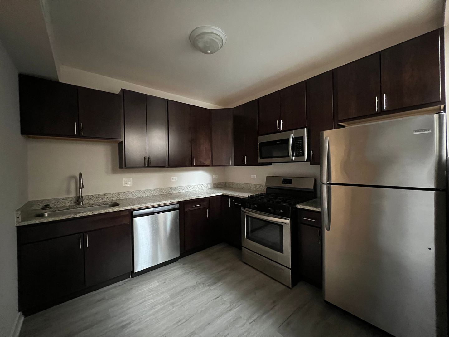 Chicago Apartment: 4911-17 N. Whipple Street