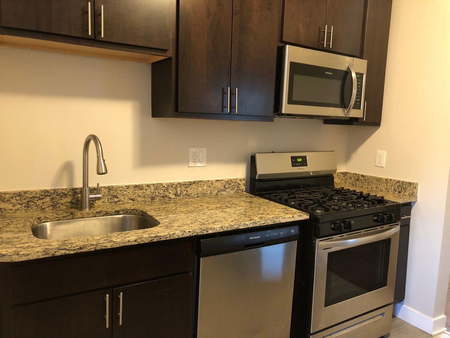 Chicago Apartment: 2933-35 N. Hamlin Ave.