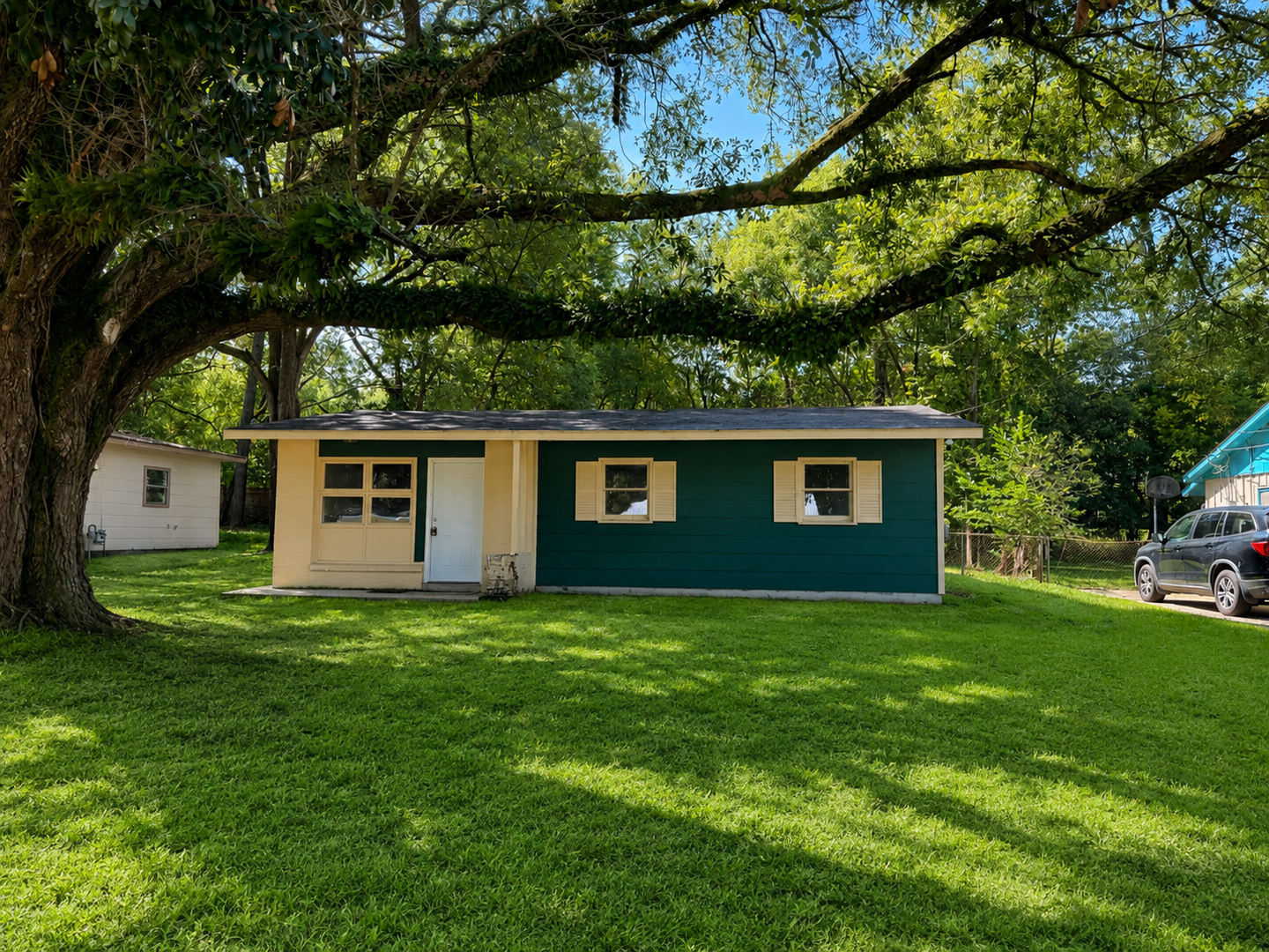 Mobile House: 6459 Barker Dr N