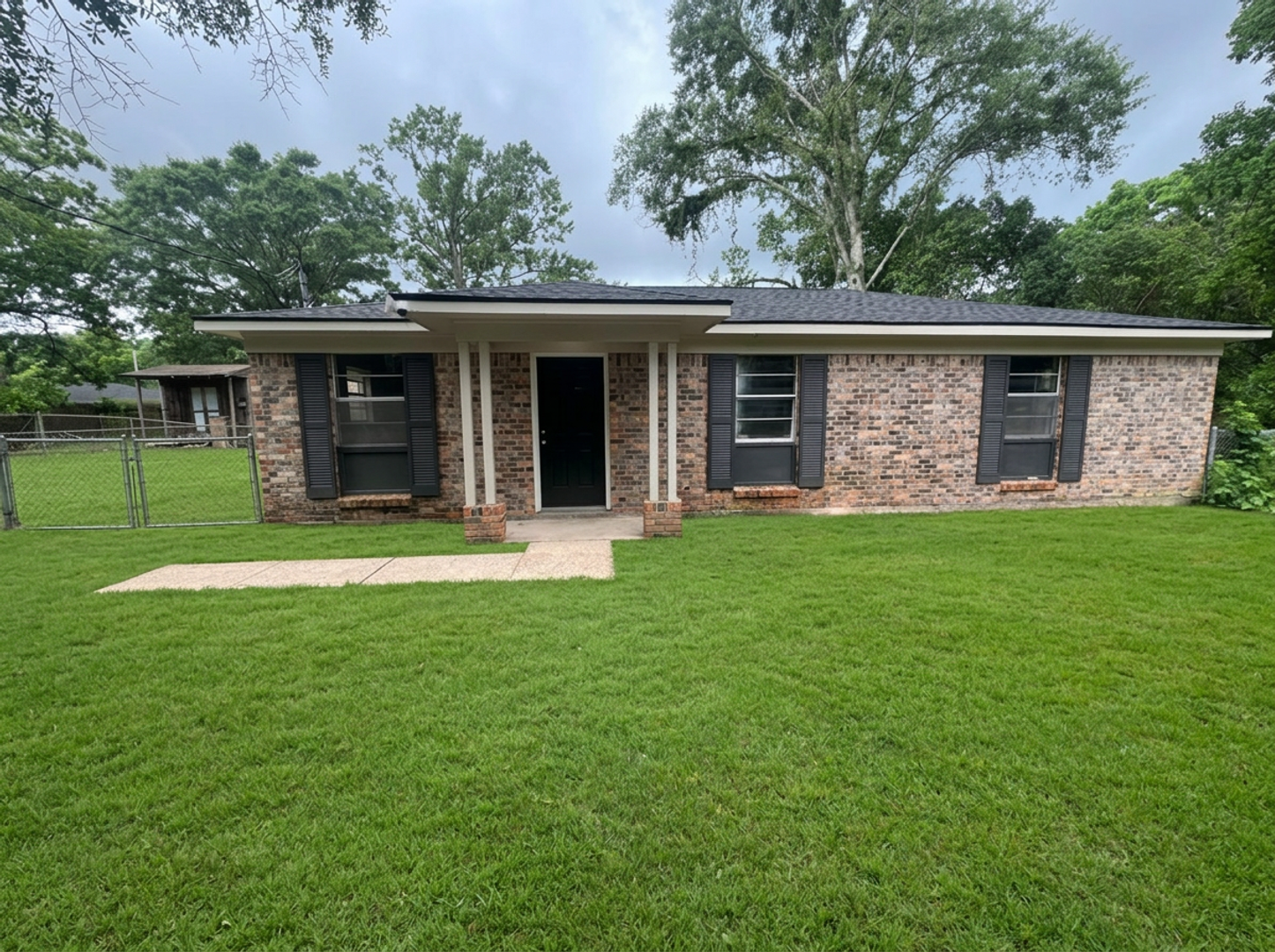 Mobile House: 1253 Athey Rd