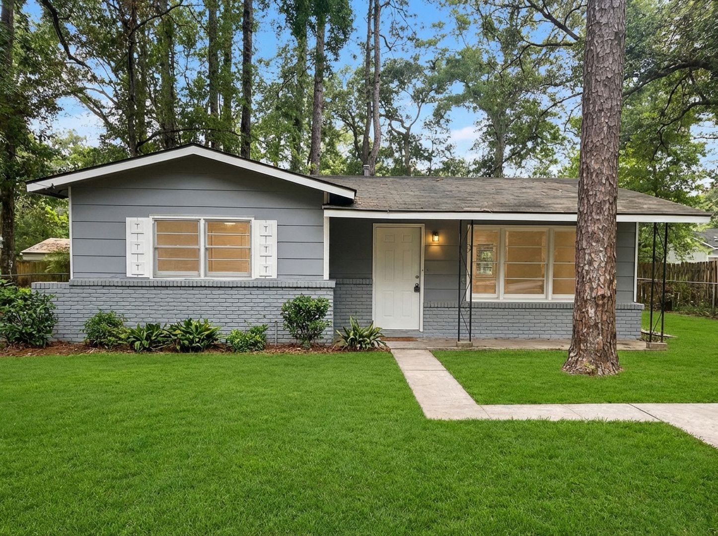 Mobile House: 6807 Victor Rd