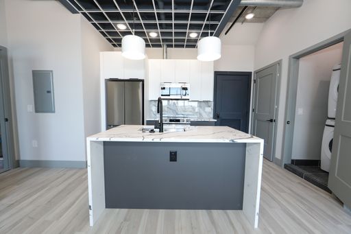 WOW TWO BEDROOM TWO AND HALF BATHROOMS!!! – photo 1