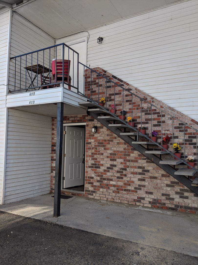 Camas Apartment: 613 NW 9th Avenue