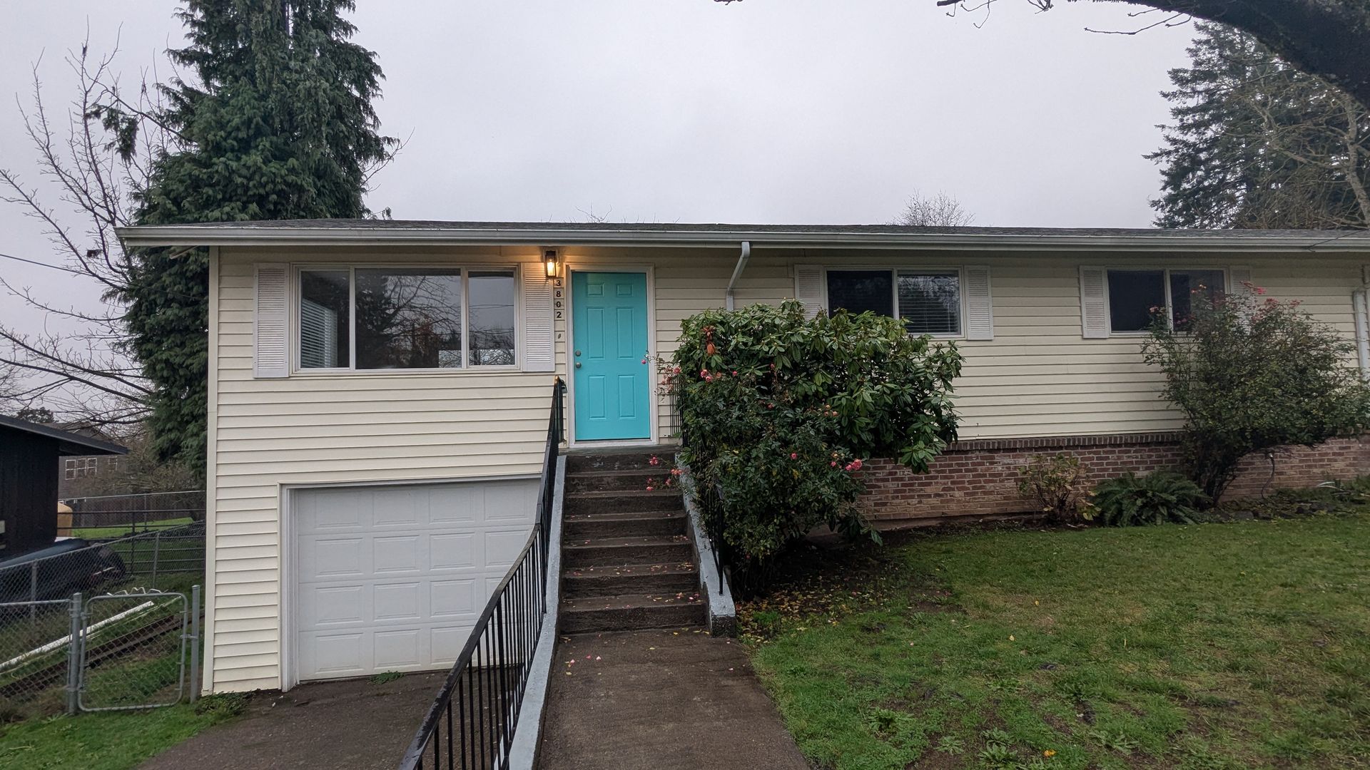 Vancouver Apartment: 3802 Lincoln Avenue