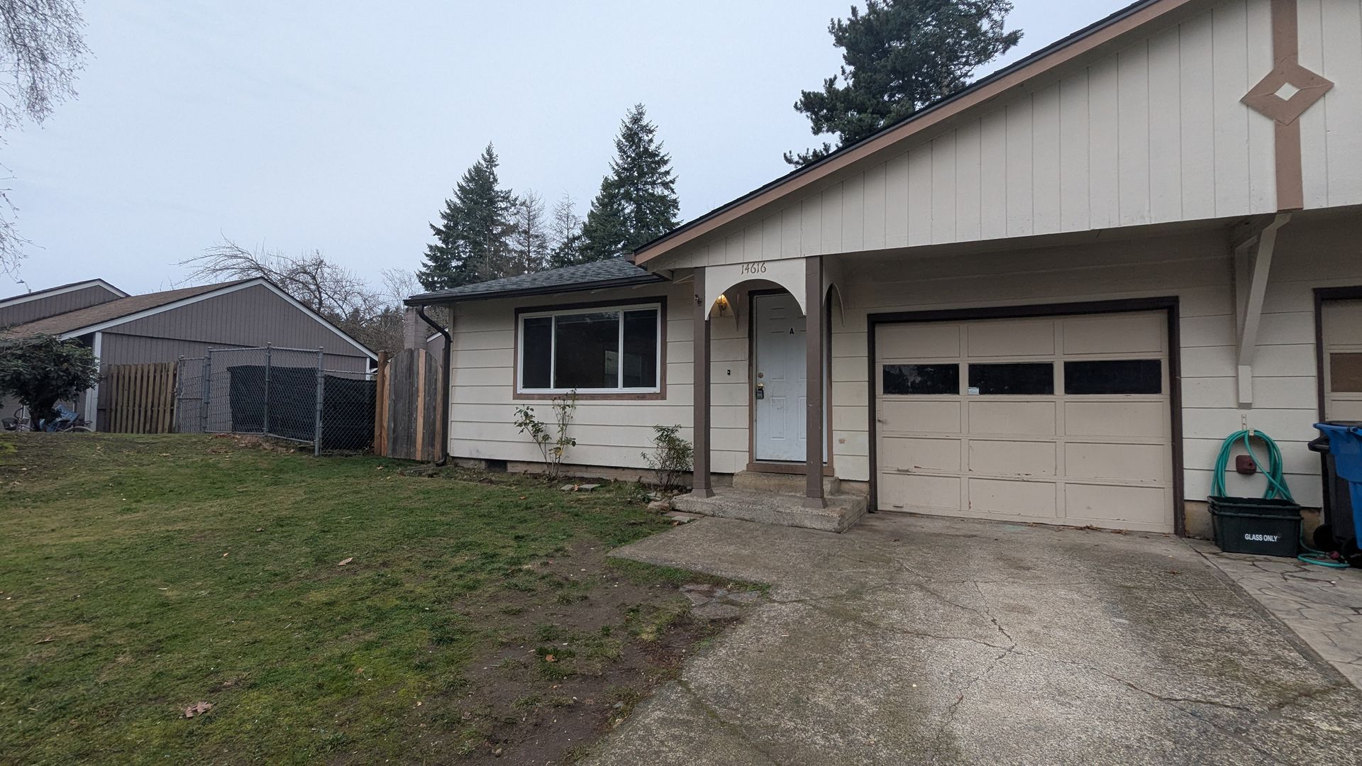 Vancouver Apartment: 14616 NE Coast Pine Ct