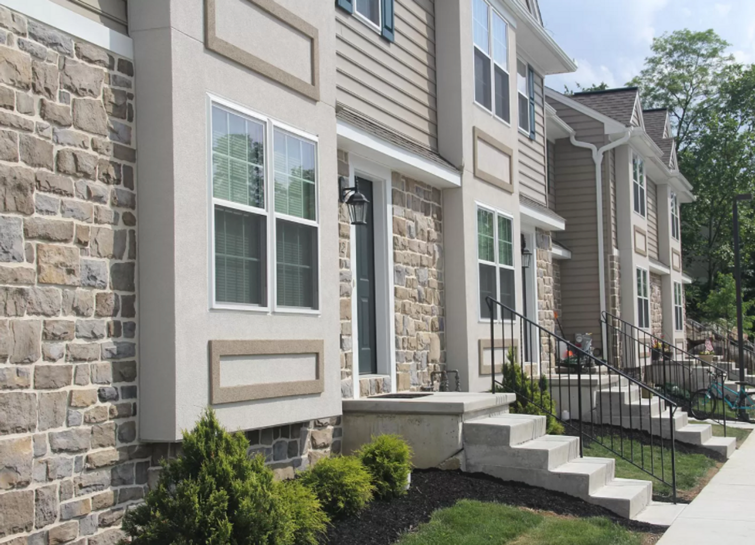 Elizabethtown House: 9 Christy Court