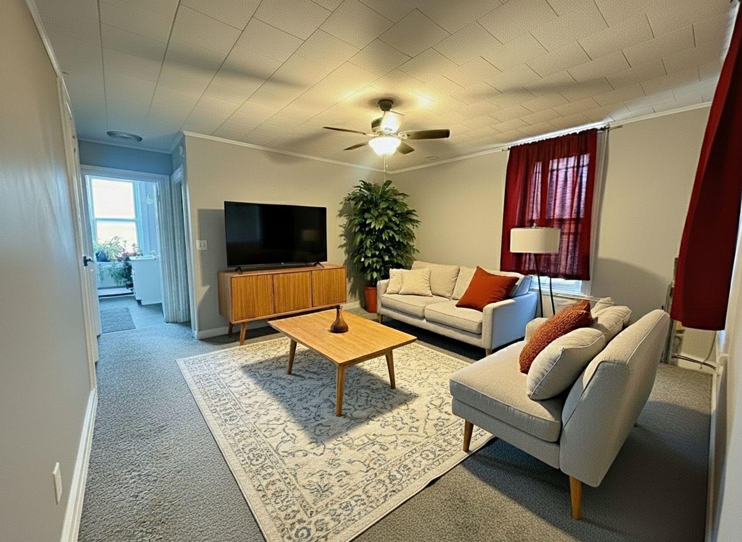 Lebanon Apartment: 1111 Walnut Street