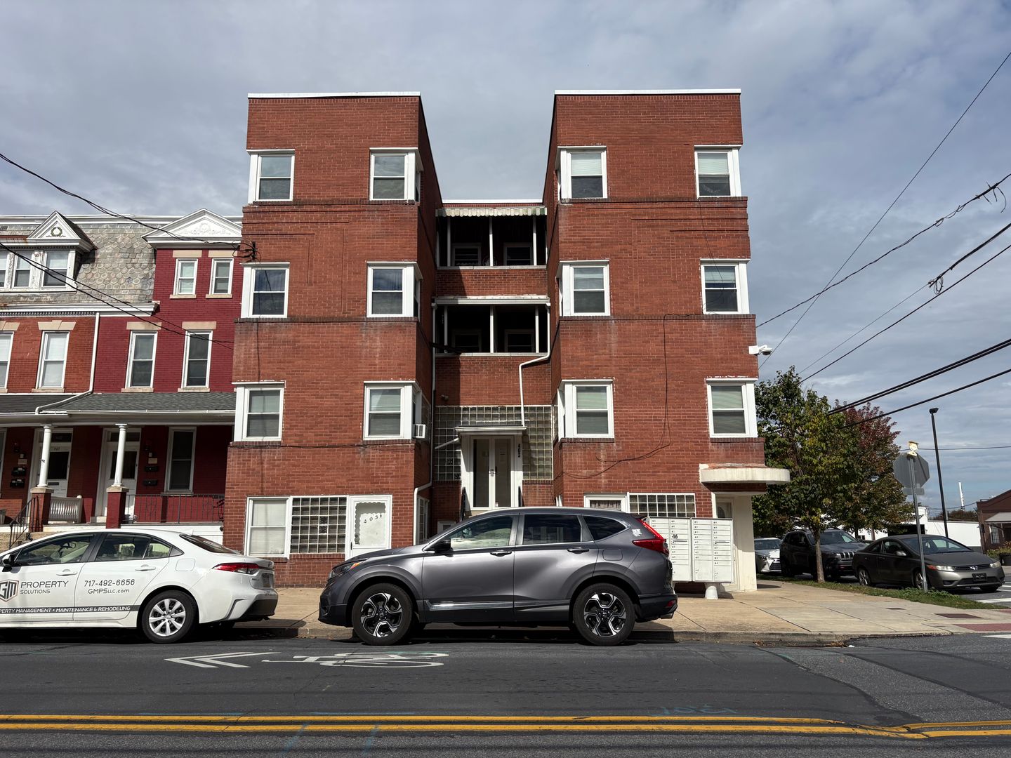 Lancaster Apartment: 403 W James St