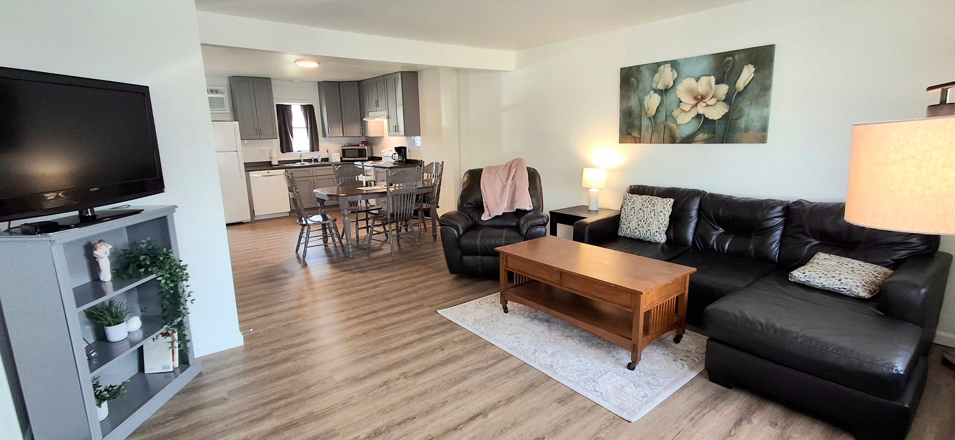 Elizabethtown House: 309 N Cherry Alley