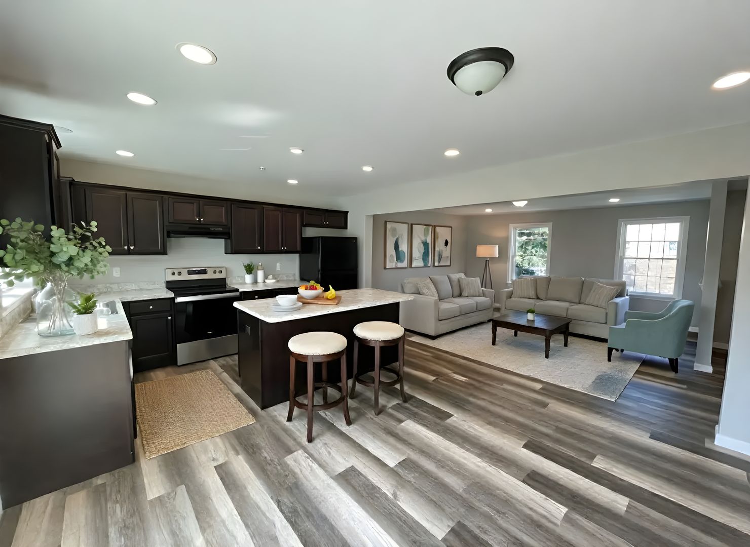 3 bedroom 2.5 bathroom Townhome in Lancaster! 